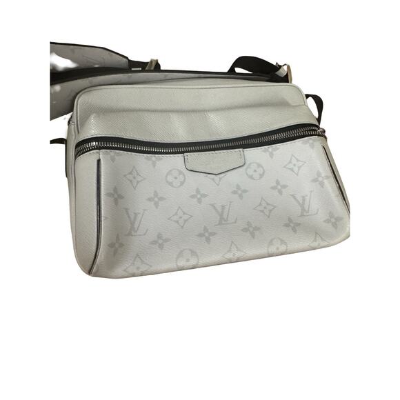 Louis Vuitton Avenue Sling Bag Monogram Eclipse Reverse Crossbody MA0252 - Picture 2 of 6